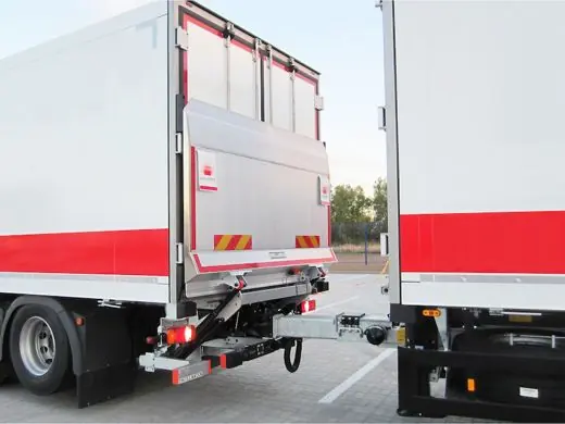 Standard-Hubladebühne an einem Kofferaufbau DH-LM.15