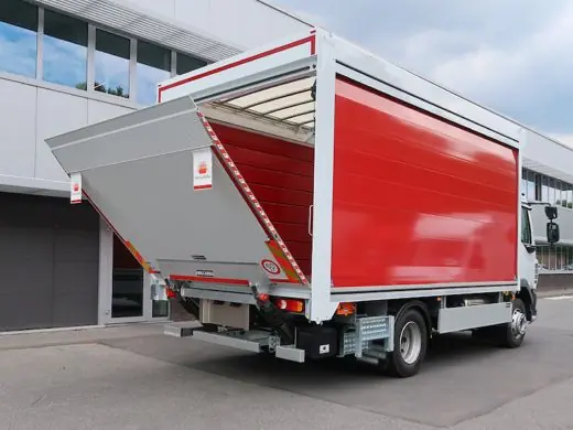 Standard-Hubladebühne an einem Kofferaufbau DH-LM.20