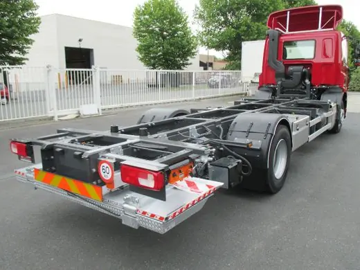 Unterfahrbare Hubladebühne am Fahrzeugheck DH-SM.15