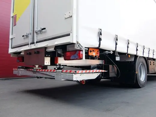 Unterfahrbare Hubladebühne am Fahrzeugheck DH-SM.20