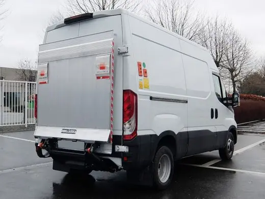 Van-Lift an einem Transporter DH-LSP.10