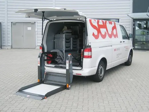 Van-Lift an einem Transporter DH-P2.05