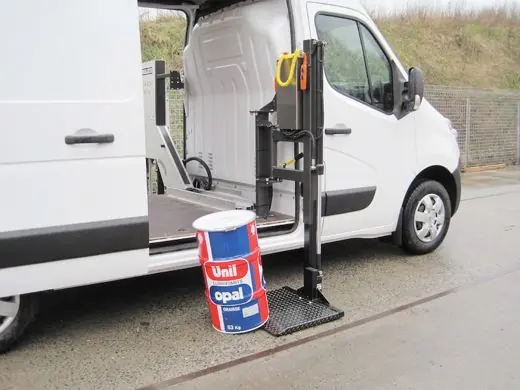 Van-Lift an einem Transporter DH-VZG.01