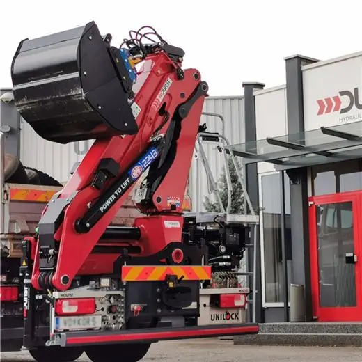 Greiferkran auf einem Lkw 2243Z-RCS